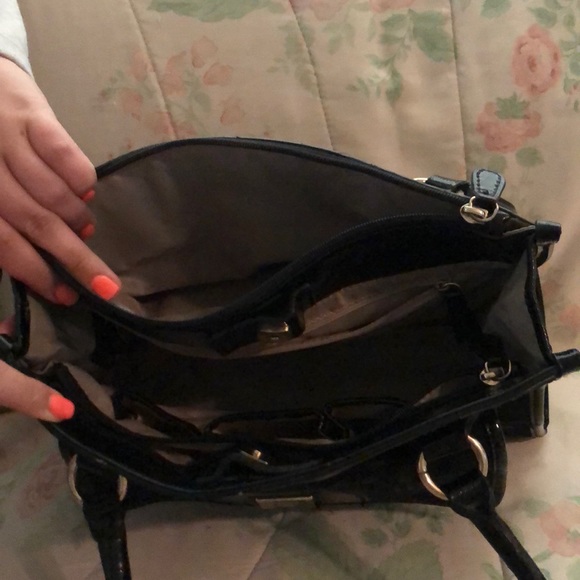 Liz Claiborne black purse - Picture 2 of 3